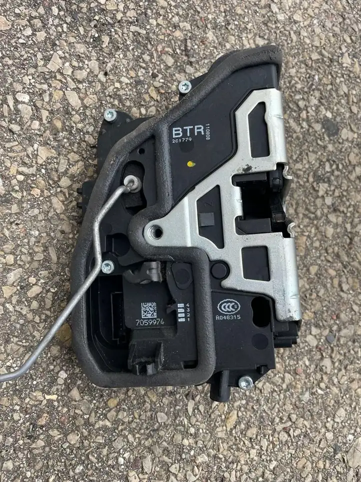 BMW 3 E90 E91 (2005 - 2012) 7059974 Замок передней двери — фото 2
