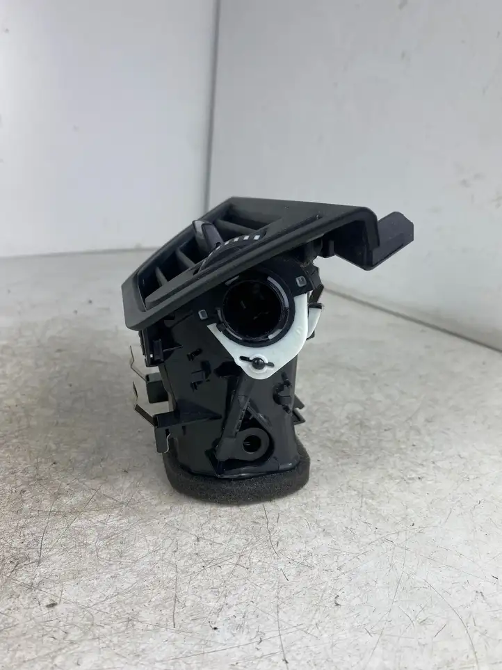 BMW 3 F30 F35 F31 (2012 - 2018) 9253217 Боковой воздушный дефлектор — фото 4