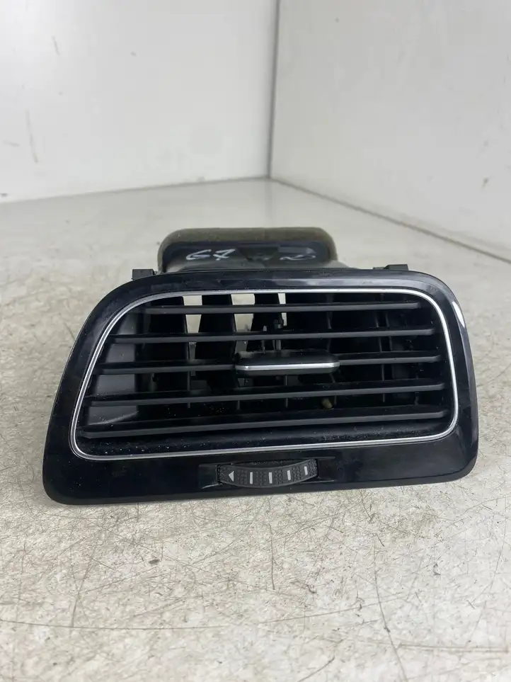 Volkswagen Golf VII (2013 - 2019) 5G1819248B Боковой воздушный дефлектор — фото 1