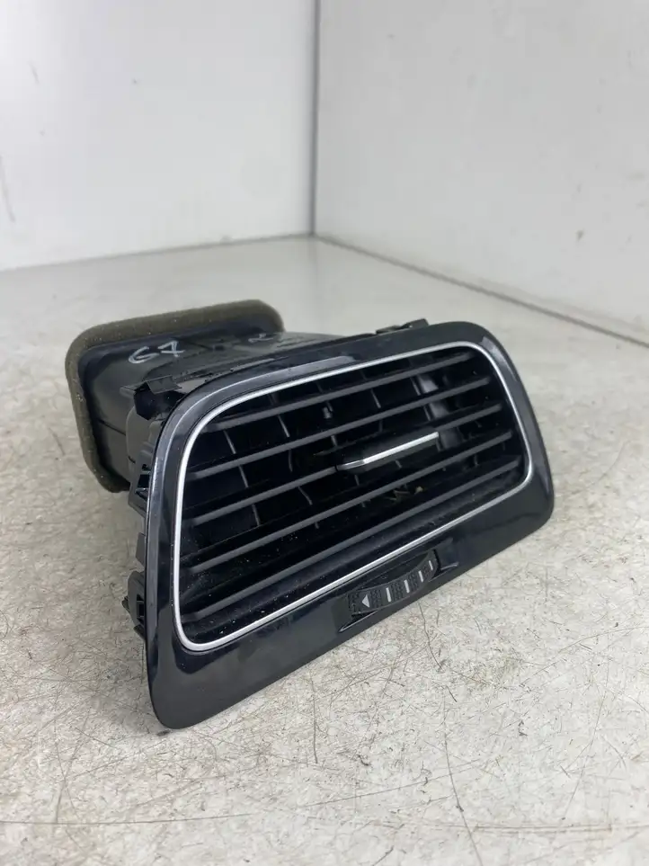 Volkswagen Golf VII (2013 - 2019) 5G1819248B Боковой воздушный дефлектор — фото 2