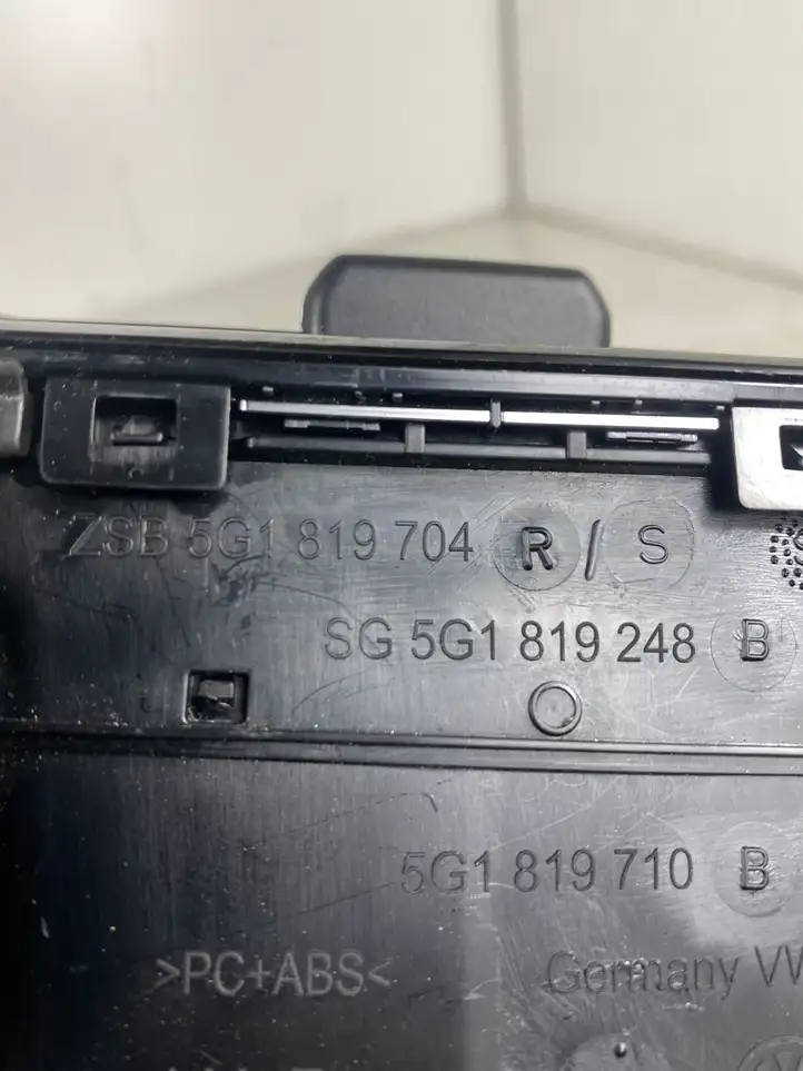 Volkswagen Golf VII (2013 - 2019) 5G1819248B Боковой воздушный дефлектор — фото 5