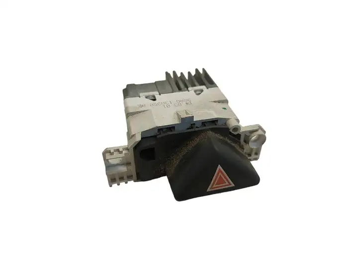 Ford Focus (1998 - 2004) 98AG13A350AE Включатель аварийных фонарей — фото 1