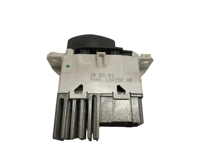 Ford Focus (1998 - 2004) 98AG13A350AE Включатель аварийных фонарей — фото 3