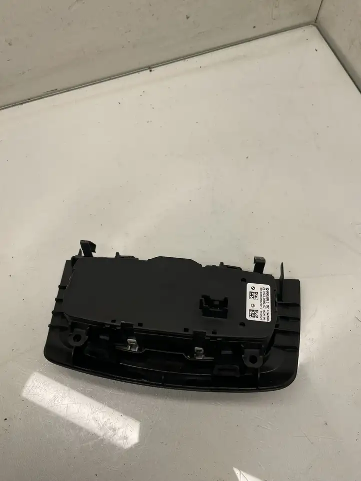 BMW X5 F15 (2013 - 2017) 9865813 Включатель фонарей — фото 1