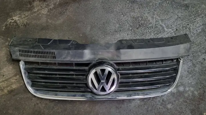 Volkswagen Transporter - Caravelle T5 (2003 - 2009) 7H5807101 Верхняя решетка радиатора — фото 1