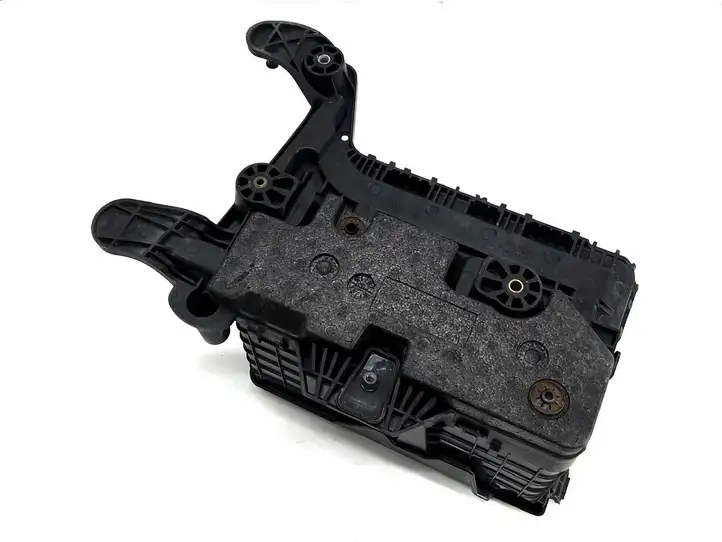 Volkswagen PASSAT B6 (2005 - 2010) 3C0915336A Ящик аккумулятора — фото 14