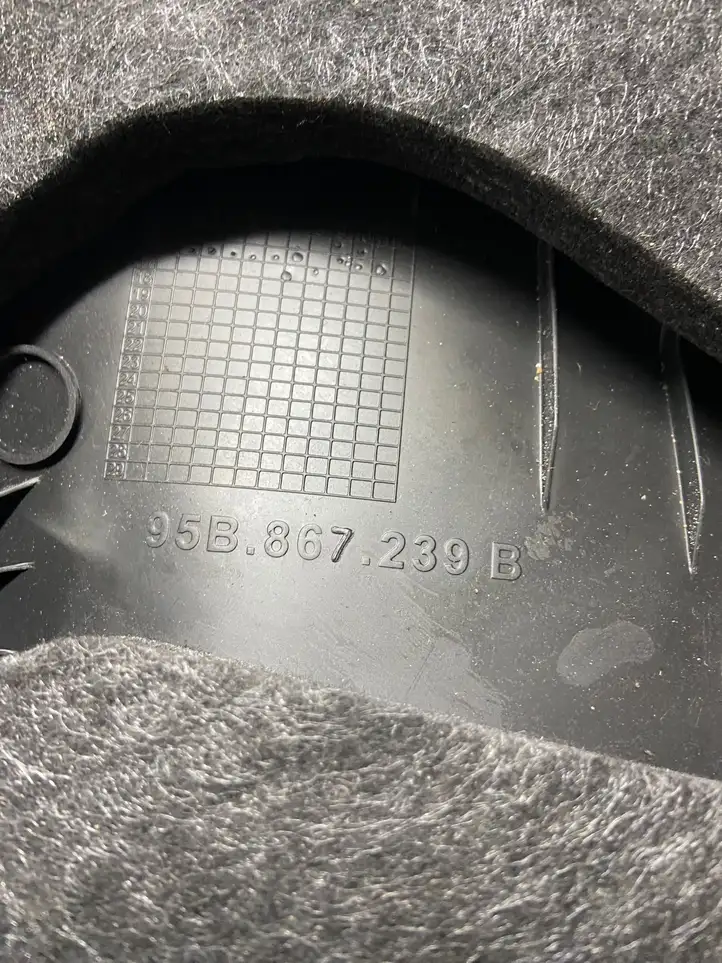Porsche Macan (95B) (2014 - 2018) 95B867239B Обшивка стойки D нижняя — фото 2