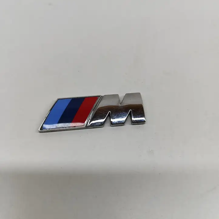 BMW 1 F40 (2019 - ) 8058881 Эмблема модели — фото 1