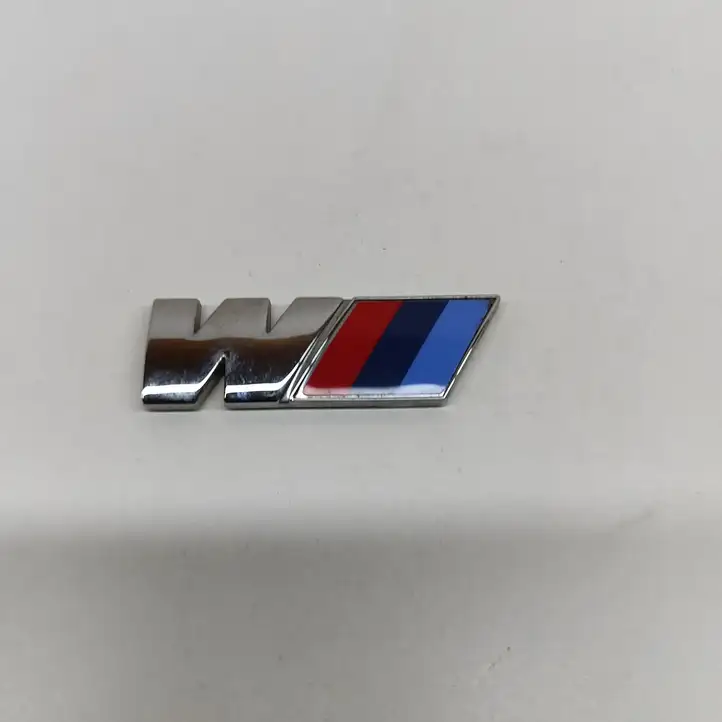 BMW 1 F40 (2019 - ) 8058881 Эмблема модели — фото 3