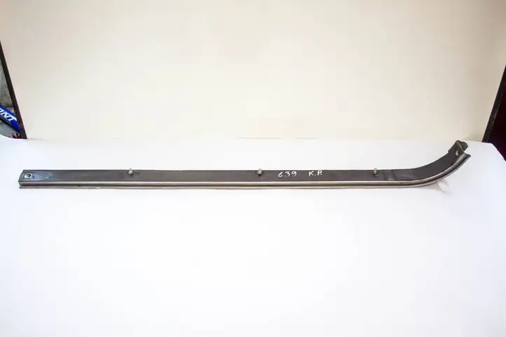 Mercedes-Benz Vito Viano W639 (2003 - 2010) a6397661037 Верхняя направляющая раздвижной двери — фото 2