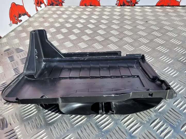 Mercedes-Benz CLA C117,X117,W117 (2013 - 2019) A2465411005 Крышка ящика аккумулятора — фото 3