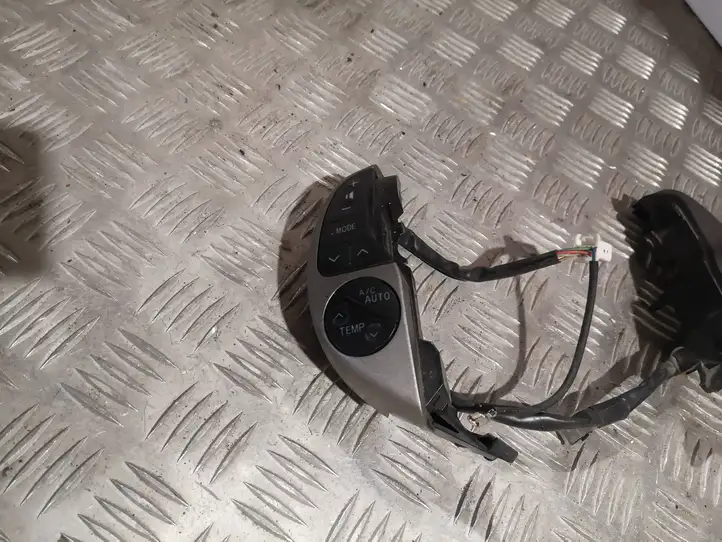 Toyota Prius (XW20) (2003 - 2009) F70CV164 Кнопки на рулевом колесе — фото 1