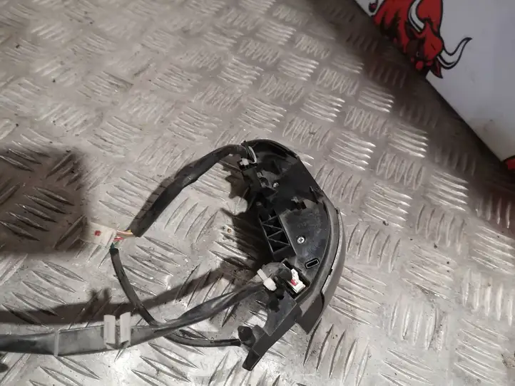 Toyota Prius (XW20) (2003 - 2009) F70CV164 Кнопки на рулевом колесе — фото 4