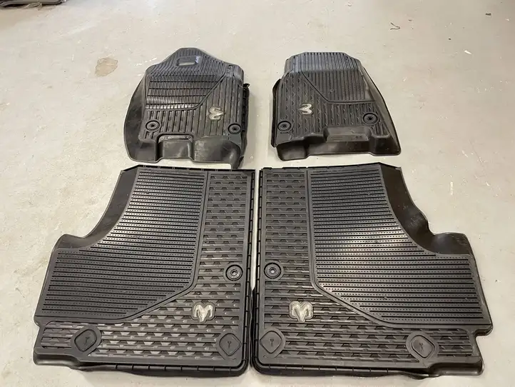 Dodge Ram (2018 - ) 82216269AB Комплект автомобильных ковриков — фото 1