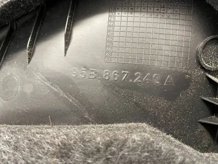 Porsche Macan (95B) (2014 - 2018) 95B867240A Нижняя обшивка стойки B — фото 9