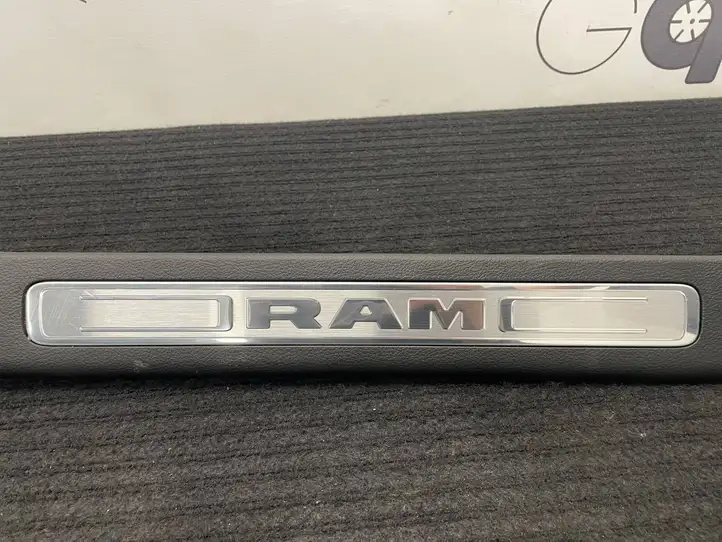 Dodge Ram (2018 - ) 5110124 Внутренняя отделка заднего порога — фото 7