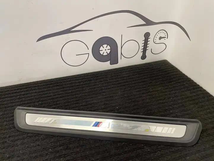 BMW 3 G20 G21 (2019 - ) 51477407377 Внутренняя отделка переднего порога — фото 1