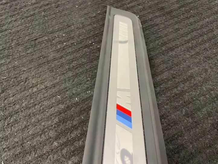 BMW 3 G20 G21 (2019 - ) 51477407377 Внутренняя отделка переднего порога — фото 4