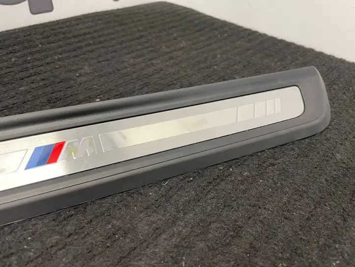 BMW 3 G20 G21 (2019 - ) 51477407377 Внутренняя отделка переднего порога — фото 6