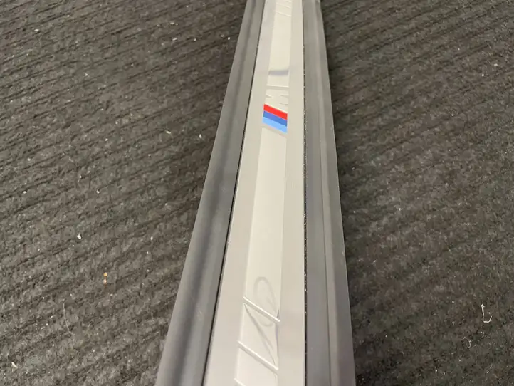 BMW 3 G20 G21 (2019 - ) 51477407377 Внутренняя отделка переднего порога — фото 9