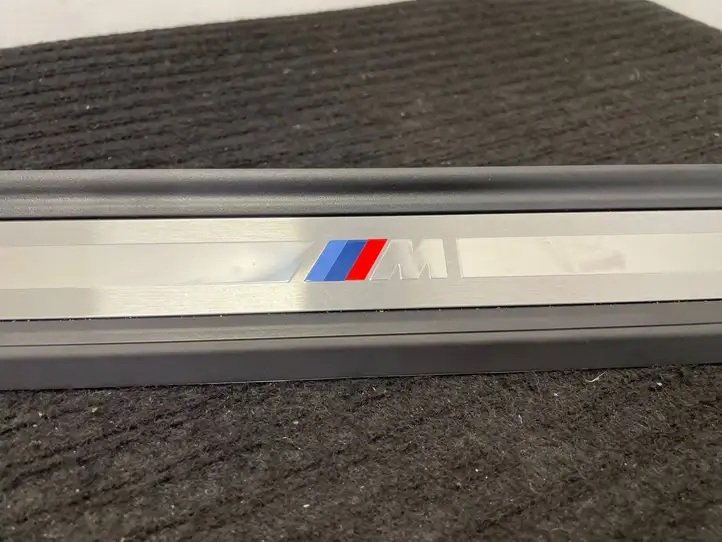 BMW 3 G20 G21 (2019 - ) 51477407377 Внутренняя отделка переднего порога — фото 11