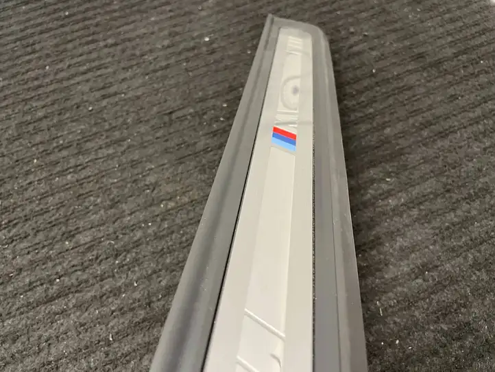 BMW 3 G20 G21 (2019 - ) 51477407377 Внутренняя отделка переднего порога — фото 10