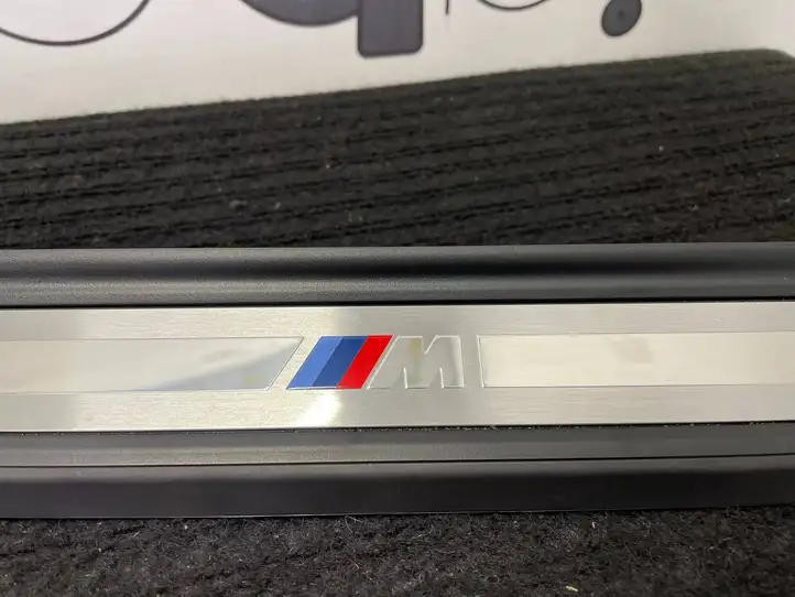 BMW 3 G20 G21 (2019 - ) 51477407377 Внутренняя отделка переднего порога — фото 11