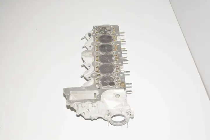 BMW 5 E60 E61 (2004 - 2010) Головка блока цилиндров — фото 3