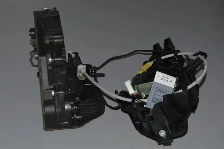 BMW 3 E90 E91 (2005 - 2012) 51227202148 Замок задней двери — фото 3