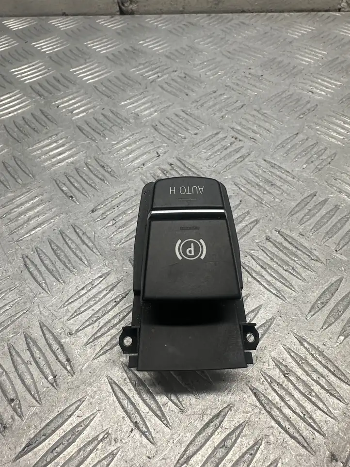 BMW X5 F15 (2013 - 2017) 9387356 Кнопка ручного тормоза — фото 1
