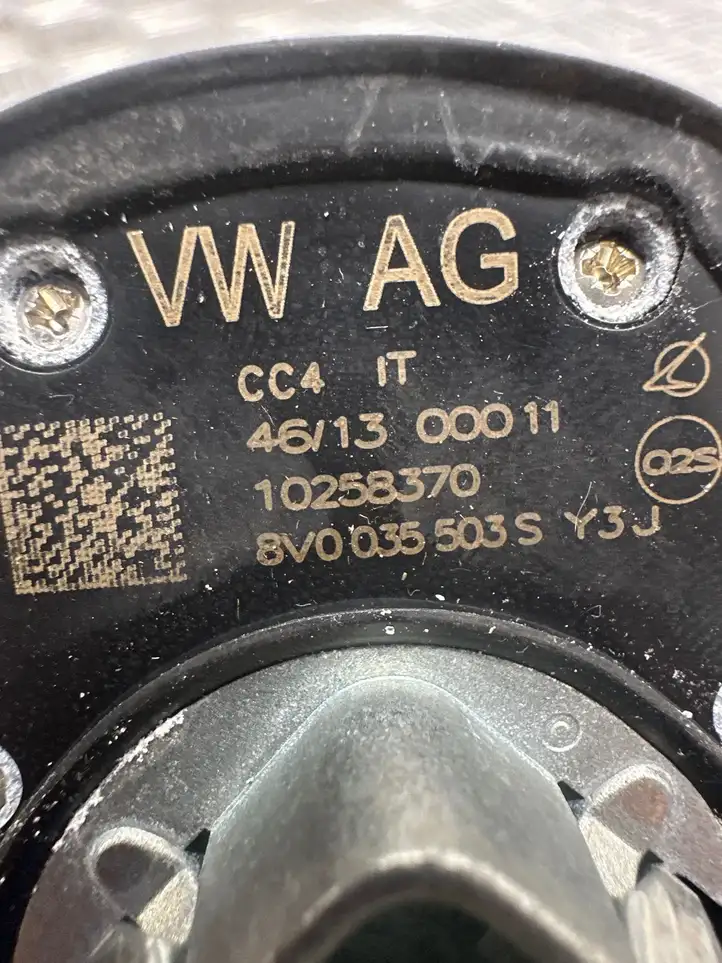 Audi A3/S3 8V (2012 - 2016) 8V0035503S GPS антенна — фото 3