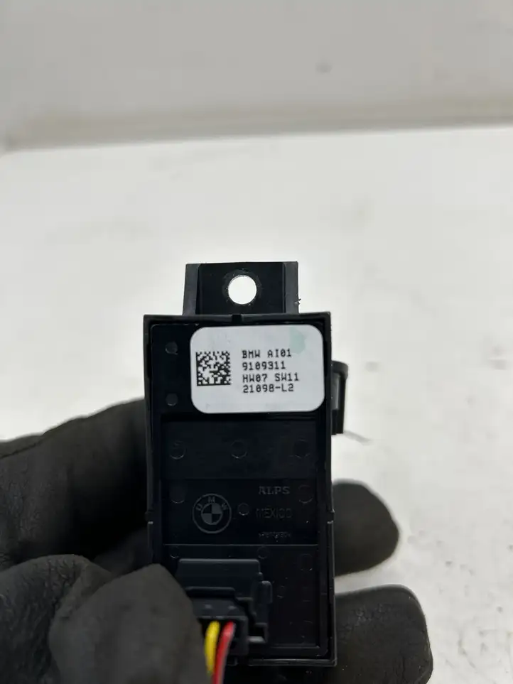 BMW iX3 G08 (2020 - ) 9109311 Кнопка ручного тормоза — фото 3
