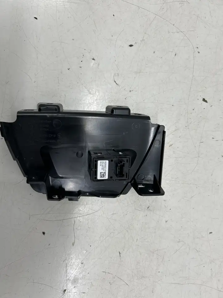BMW iX3 G08 (2020 - ) 9299457 Кнопка стеклоподъемников — фото 2