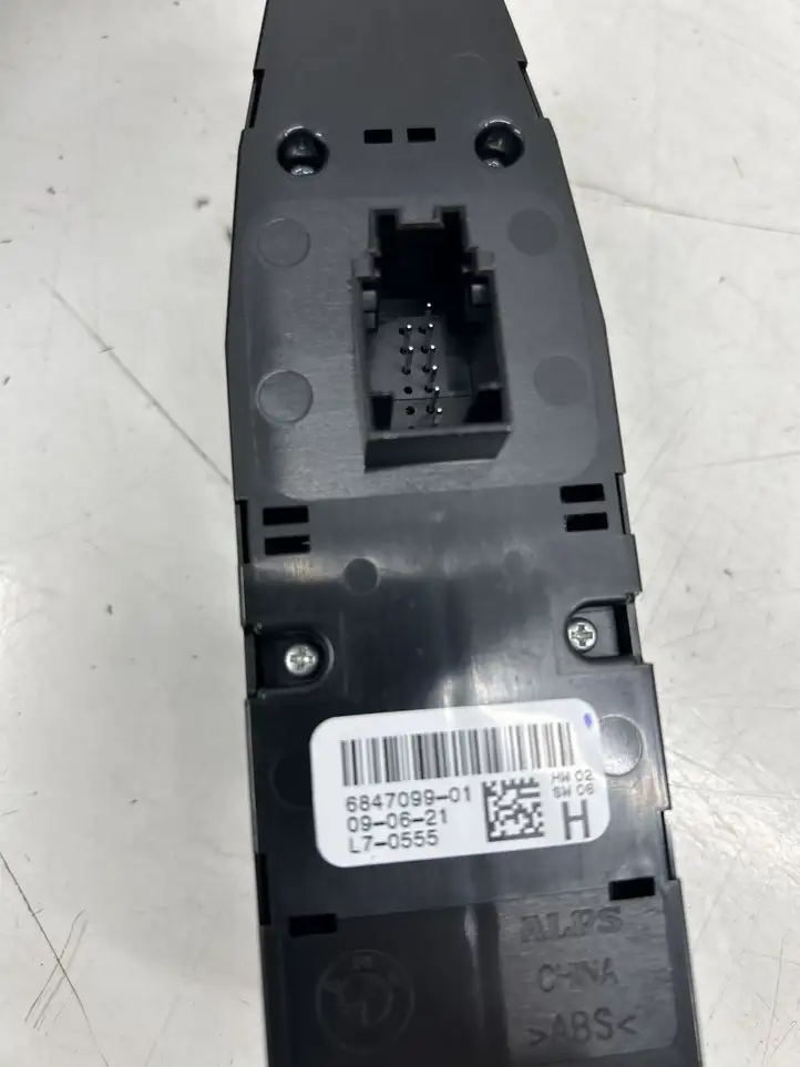 BMW iX3 G08 (2020 - ) 6847099 Кнопка стеклоподъемников — фото 2