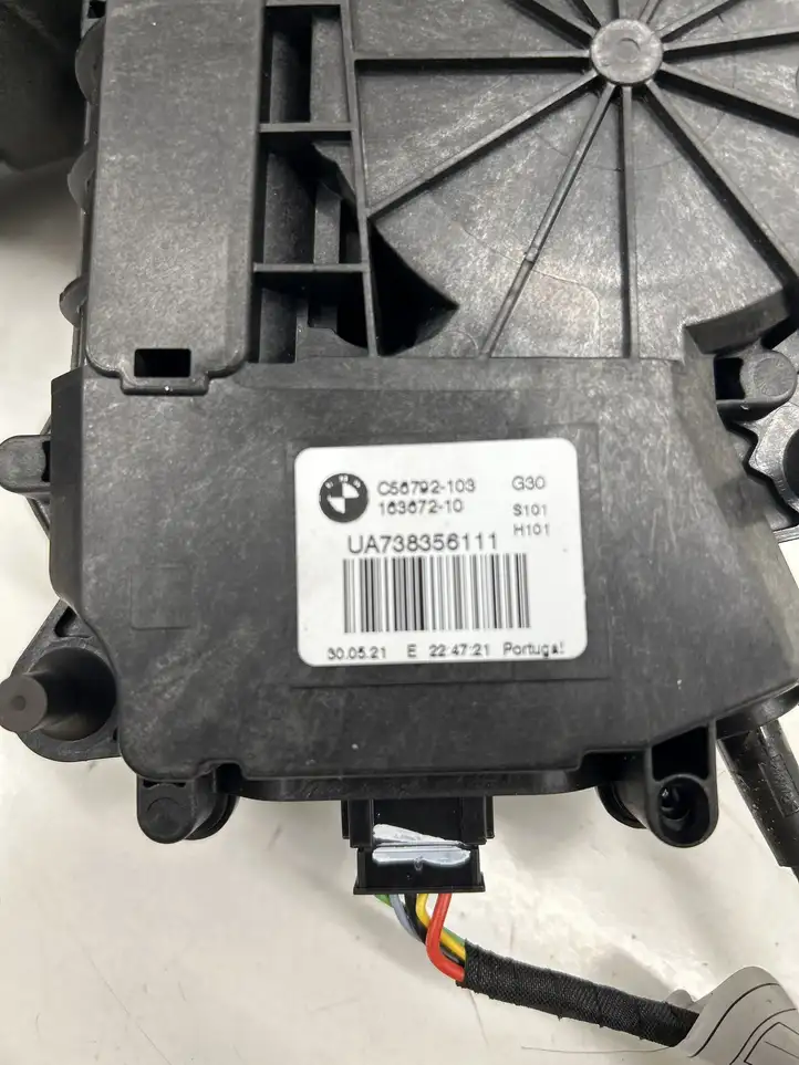 BMW iX3 G08 (2020 - ) 738356111 Актуатор замка задней двери — фото 3