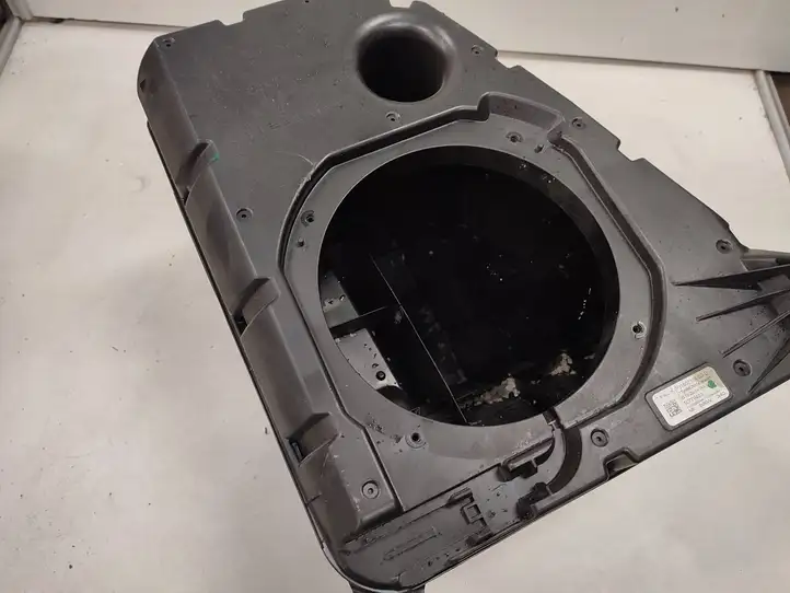Tesla Model Y (2019 - 2024)  150715400D Громкоговоритель низкой частоты