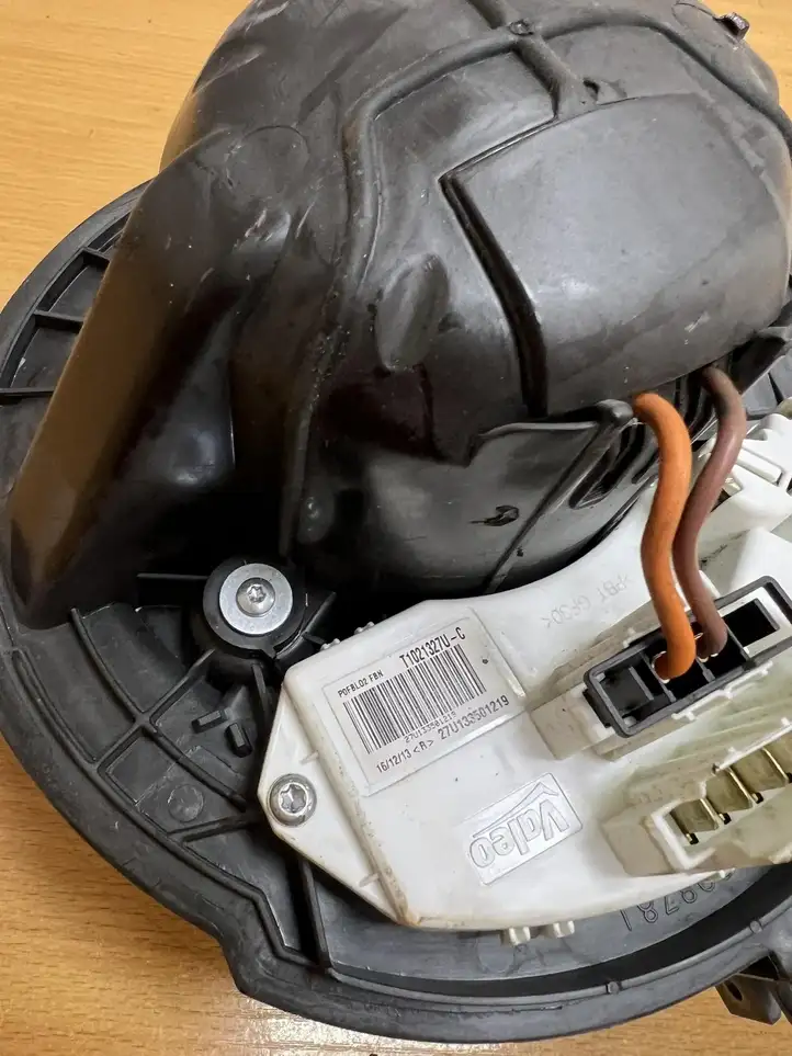 BMW X3 F25 (2010 - 2017) T1021267EC Прочие детали салона — фото 7