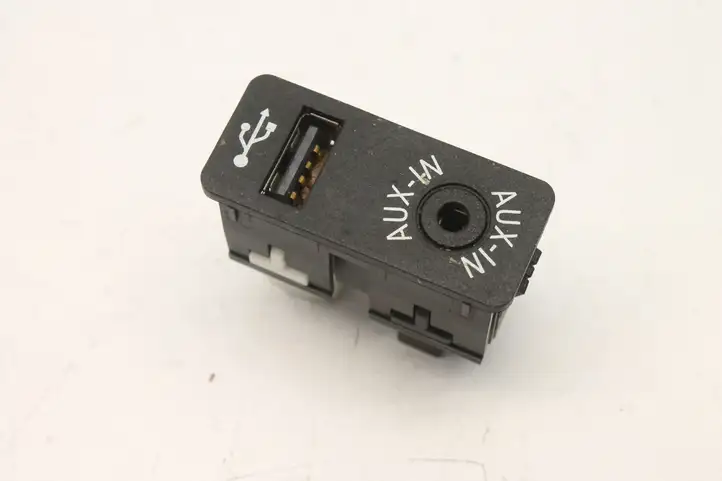 BMW 1 F20 F21 (2011 - 2019)  9229246 Разъем AUX