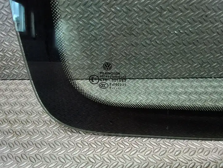 Volkswagen Caddy (2010 - 2015) Заднее боковое стекло — фото 2