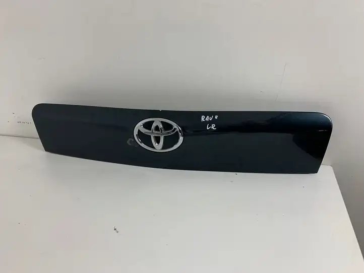 Toyota RAV 4 (XA30) (2006 - 2016) 7680142040 Подсветка номера — фото 1