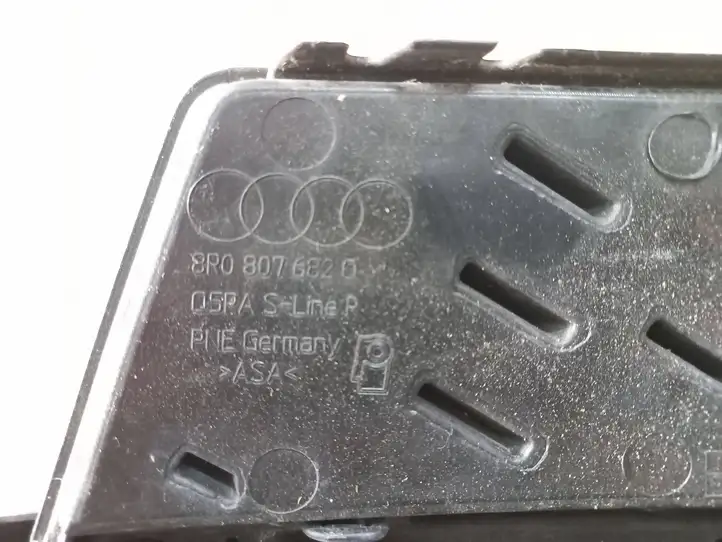 Audi Q5 SQ5 (2012 - 2017) 8R0807682D Решетка противотуманной фары — фото 2