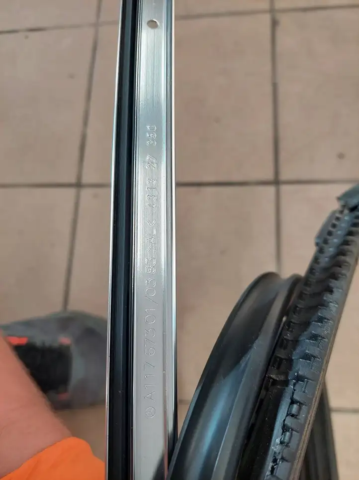 Mercedes-Benz CLA C117,X117,W117 (2013 - 2019) A1176730183 Молдинг крыши — фото 2