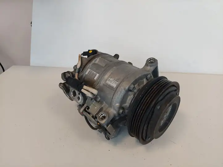 Mercedes-Benz CLA C117,X117,W117 (2013 - 2019) A0038304460 Компрессор (насос) кондиционера воздуха — фото 1
