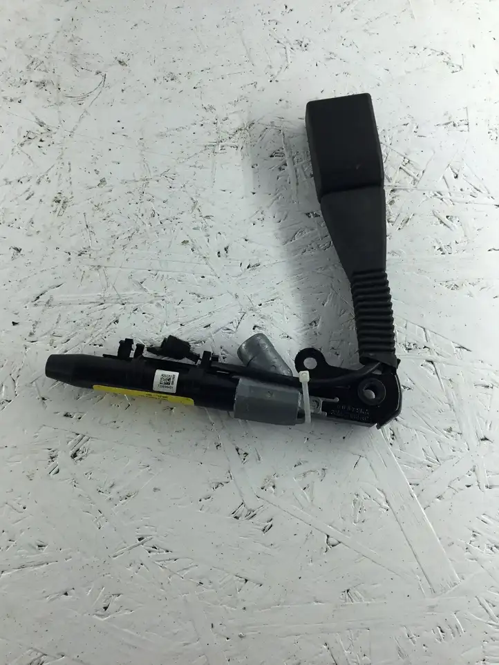 BMW X5 E70 (2006 - 2013) 7295964 Замок переднего ремня — фото 3