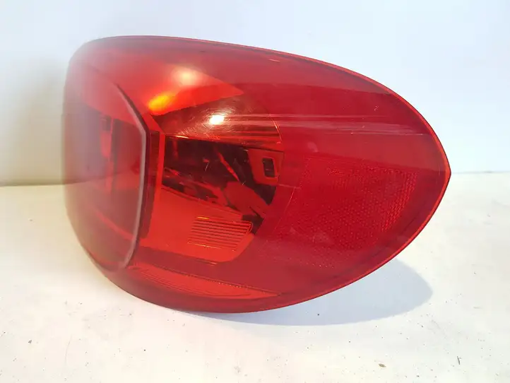 Volkswagen Tiguan (2011 - 2016) Задний фонарь в кузове — фото 3