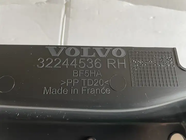 Volvo XC40 (2017 - ) 32244536 Обшивка стойки A — фото 2