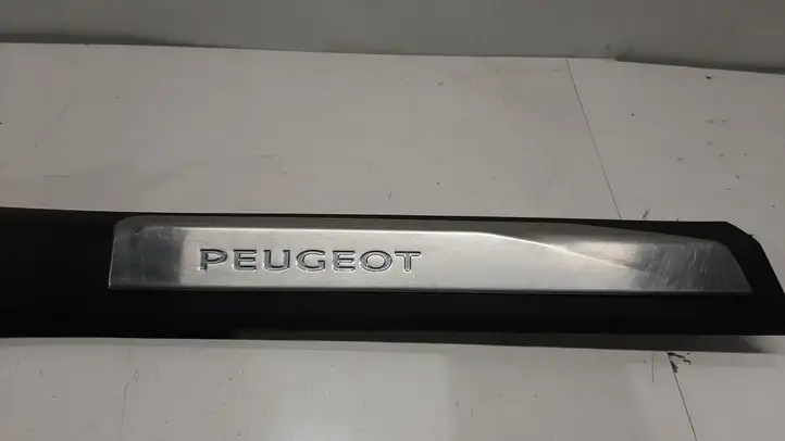 Peugeot 3008 II (2016 - 2023) 9824062277 Внутренняя отделка переднего порога — фото 3