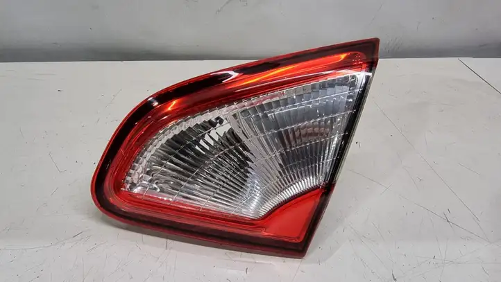 Nissan Qashqai (2006 - 2010) B26550BR01A Задний фонарь в крышке багажника — фото 1