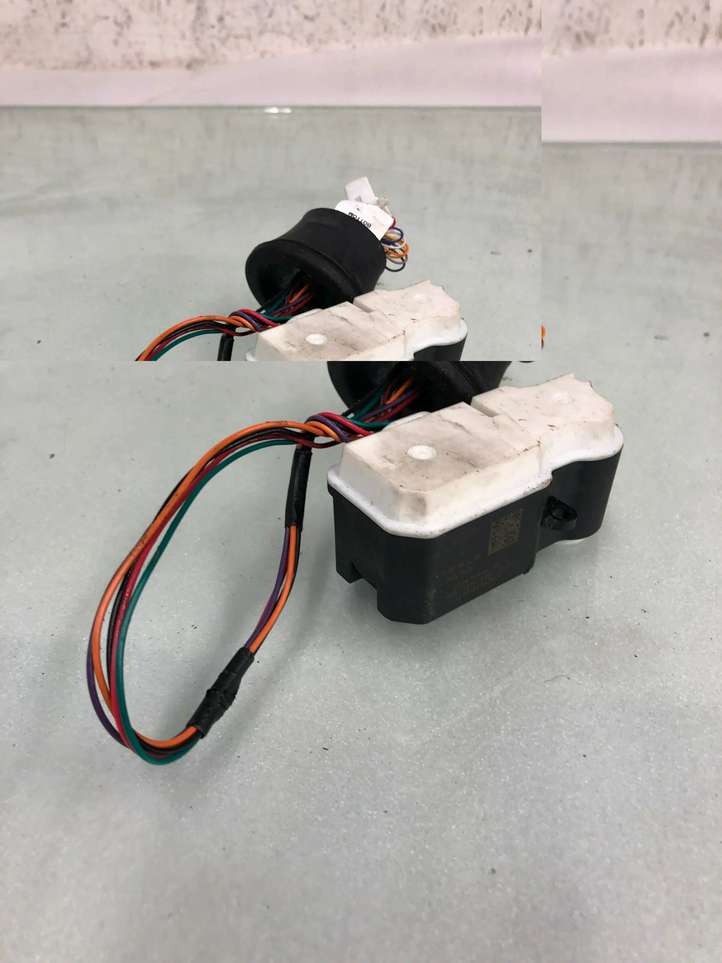 Tesla Model Y (2019 - 2024)  1478840-00-A Электрический замок крышки бака