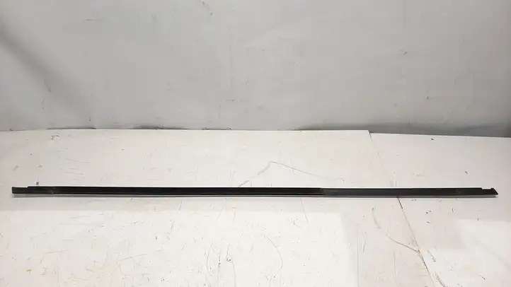 Volvo V60 (2013 - 2018) 32237216 Накладка стекла задней двери — фото 2